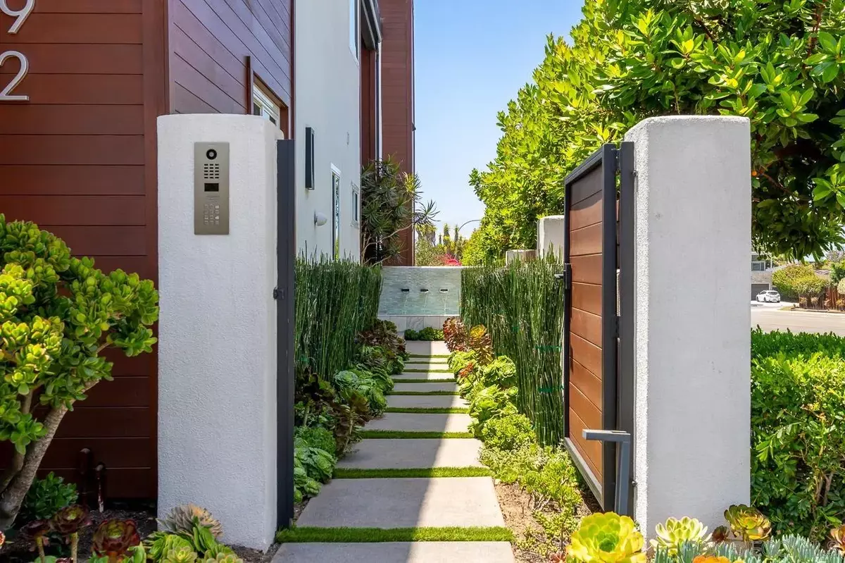 Del Mar, CA 92014,13792 Mercado Dr