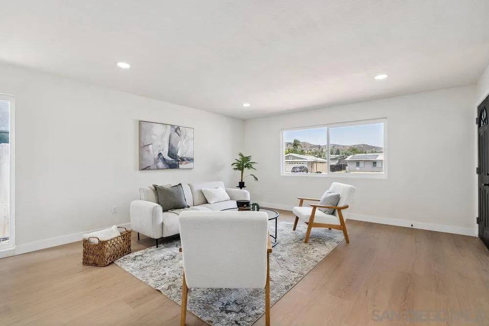 Santee, CA 92071,8313 Carlton Oaks Dr