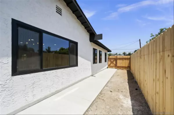 San Diego, CA 91945,8287 Panchoy St