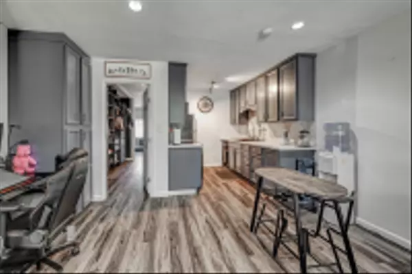 San Diego, CA 92111,6333 Mount Ada #156