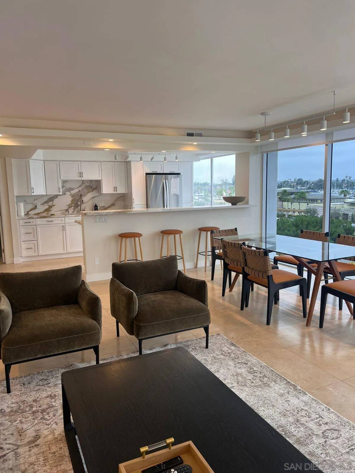 Coronado, CA 92118,1770 avenida del mundo #204