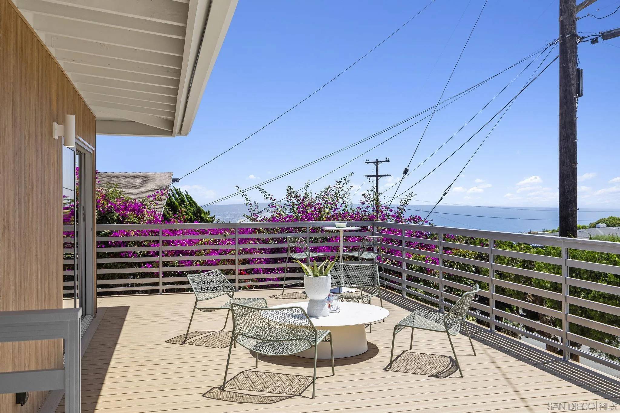 La Jolla, CA 92037,5851 Box Canyon
