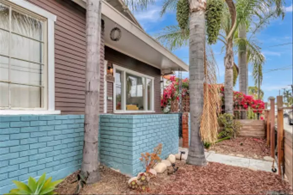 San Diego, CA 92104,2921 Boundary St.