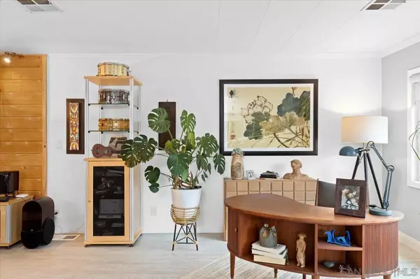 Carlsbad, CA 92011,7106 Santa Cruz #56