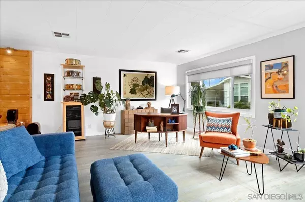 Carlsbad, CA 92011,7106 Santa Cruz #56