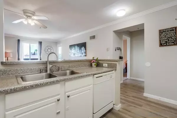 San Diego, CA 92122,8889 Caminito Plaza Centro #7306