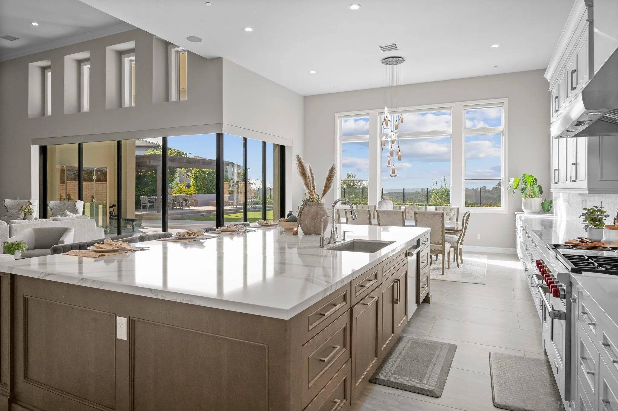 San Diego, CA 92130,6210 Summit Crest Cir