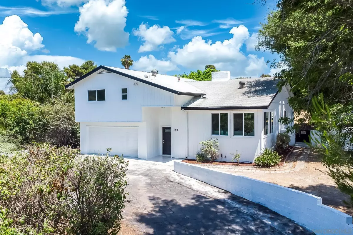 Vista, CA 92083,440-448 W Los Angeles Dr