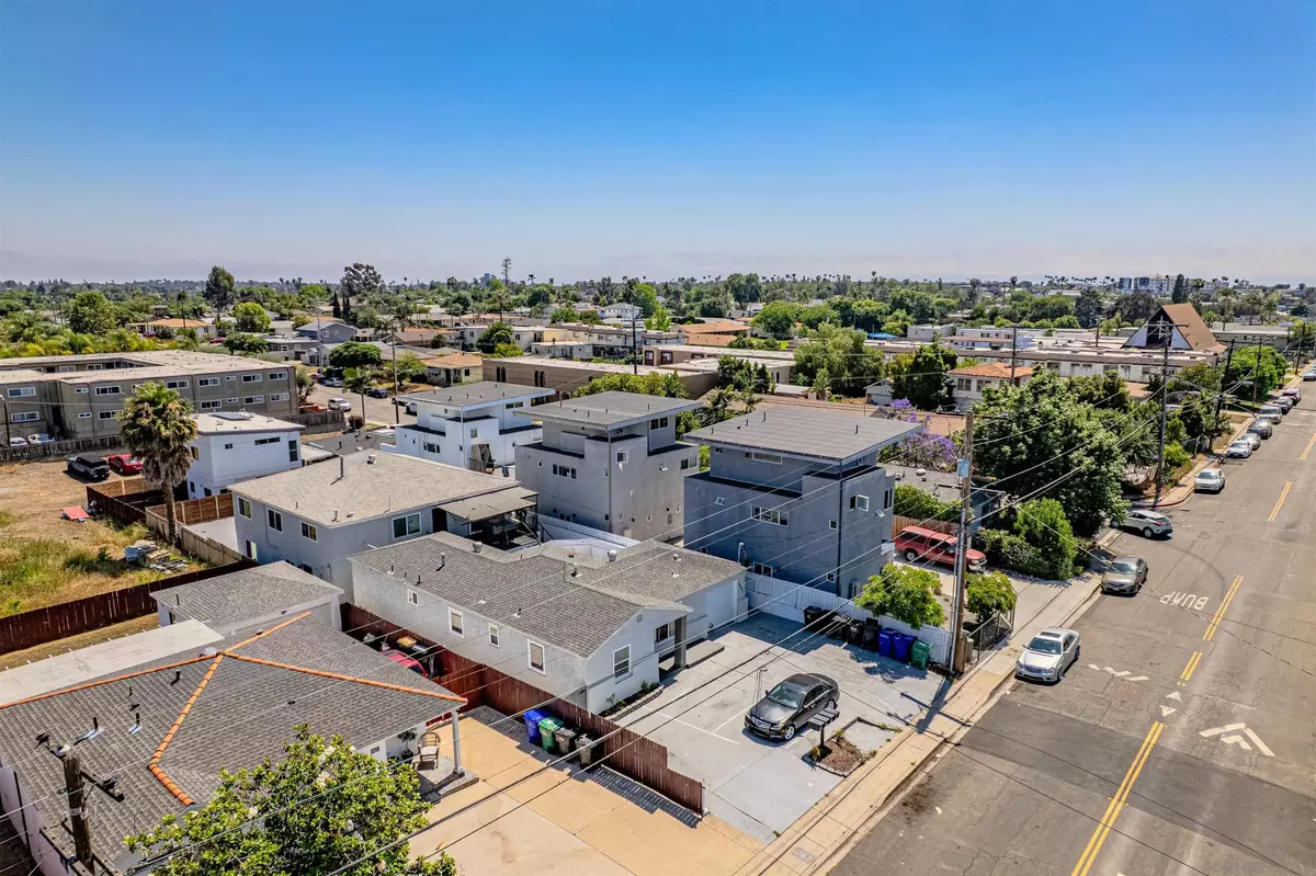 San Diego, CA 92115,6831-33 Amherst St.