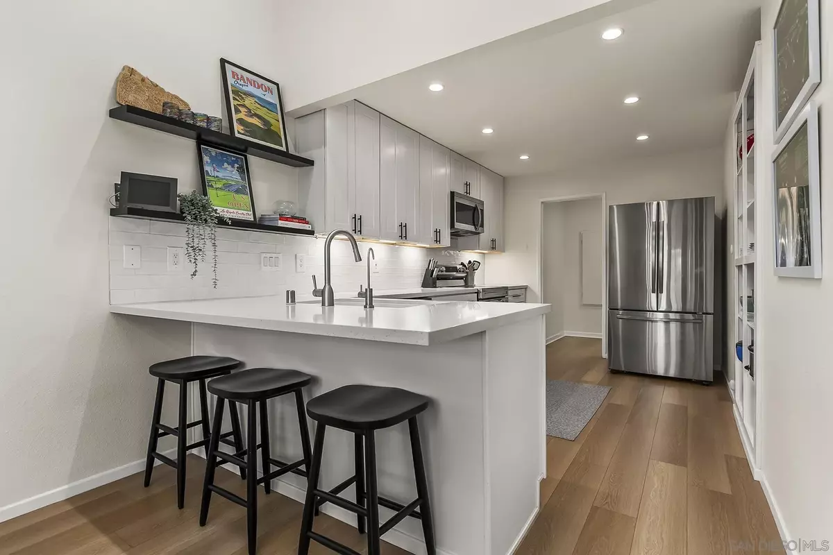 San Diego, CA 92110,5985 Cirrus St