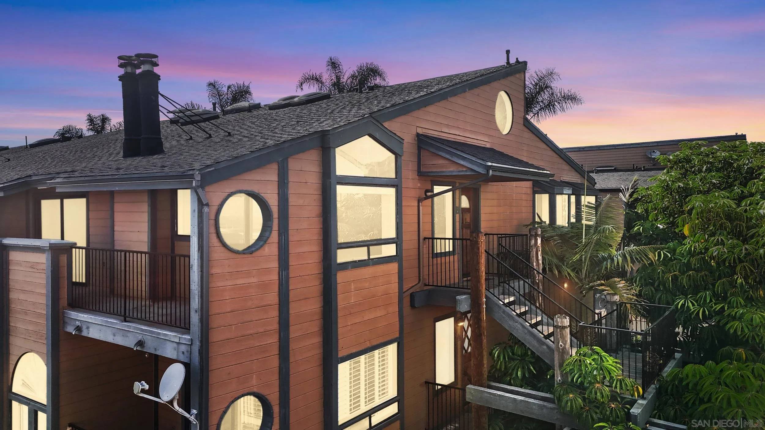 811 Kalpati Cr #B, Carlsbad, CA 92008