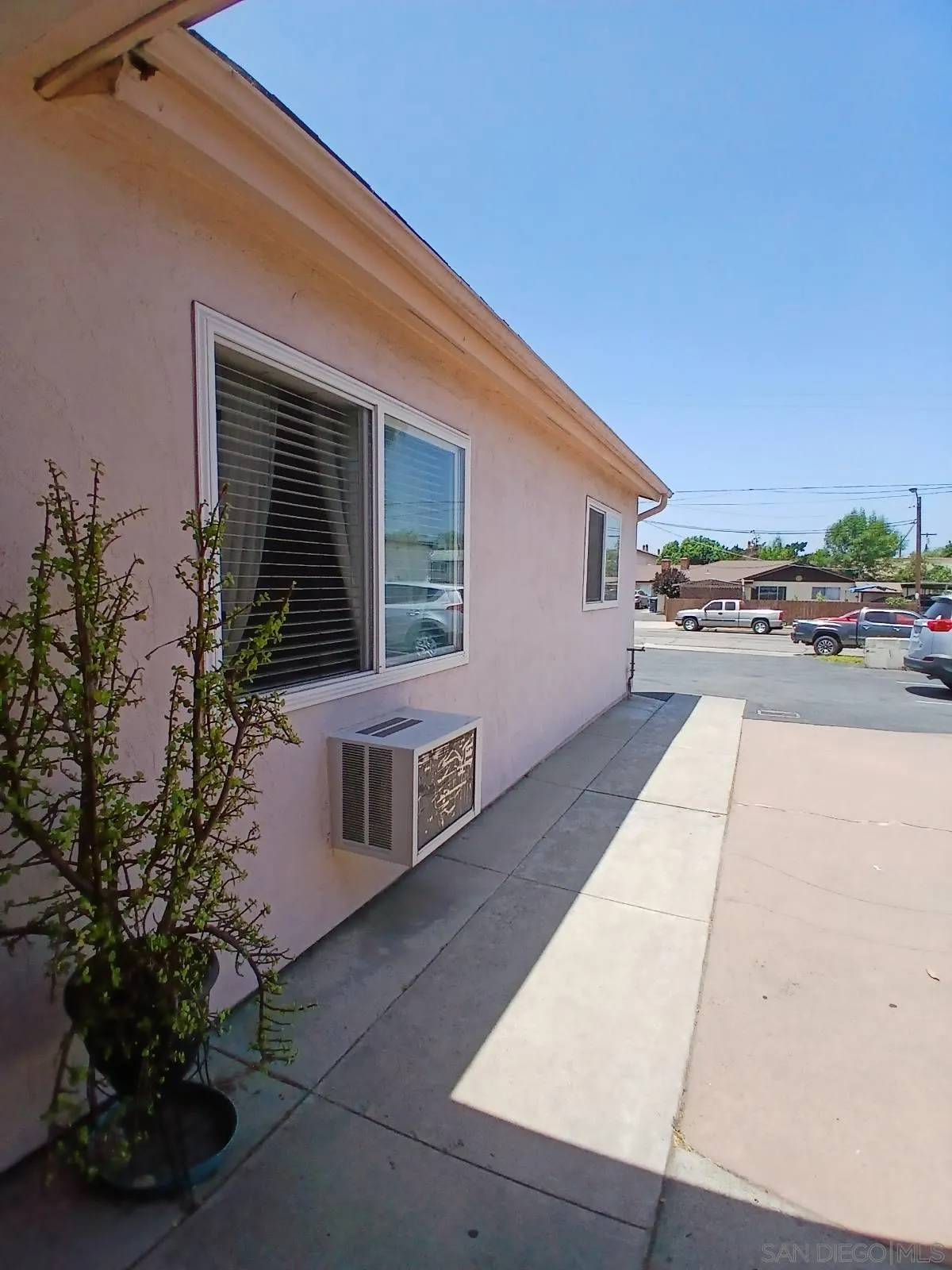 El Cajon, CA 92021,769 McClure Street East