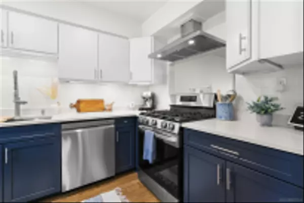6821 Alvarado Rd #3, San Diego, CA 92120