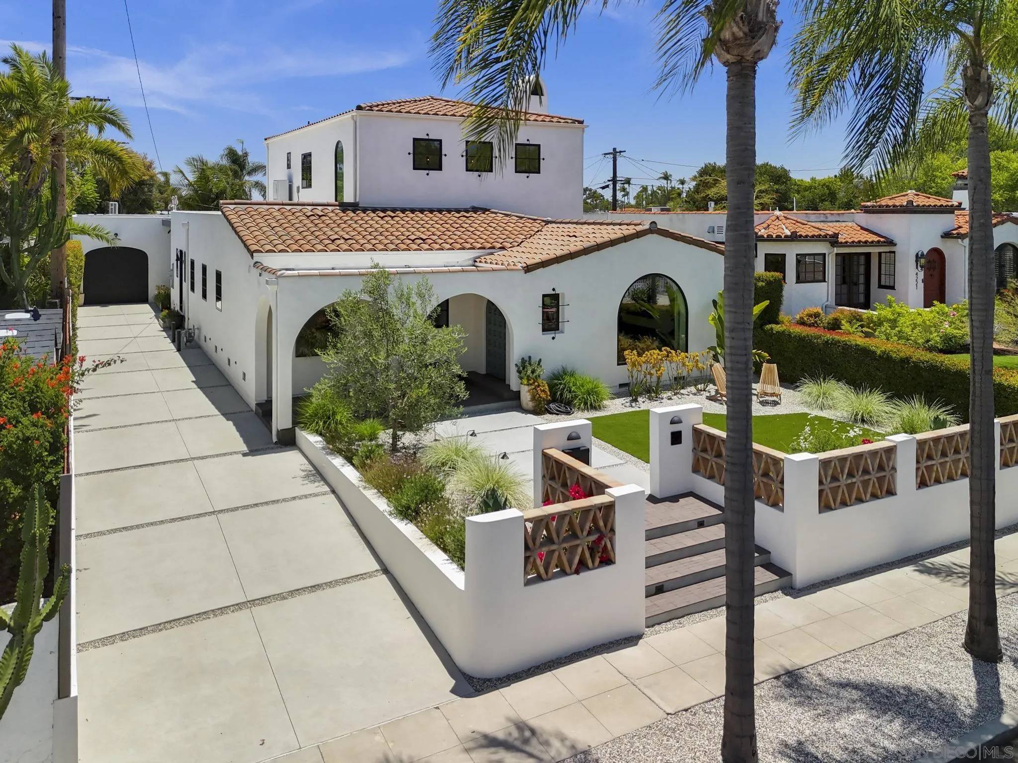 San Diego, CA 92116,4223 Middlesex Dr