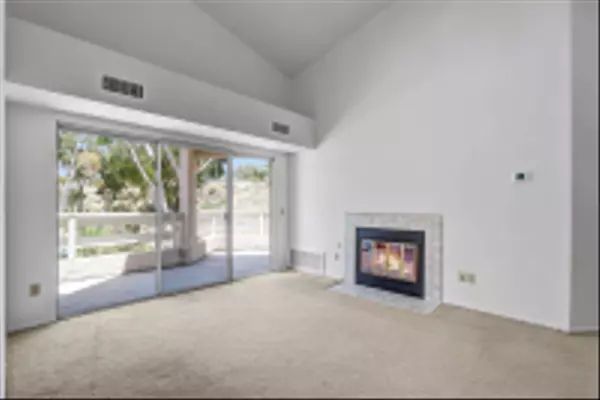 San Diego, CA 92111,7283 Camino Degrazia #15