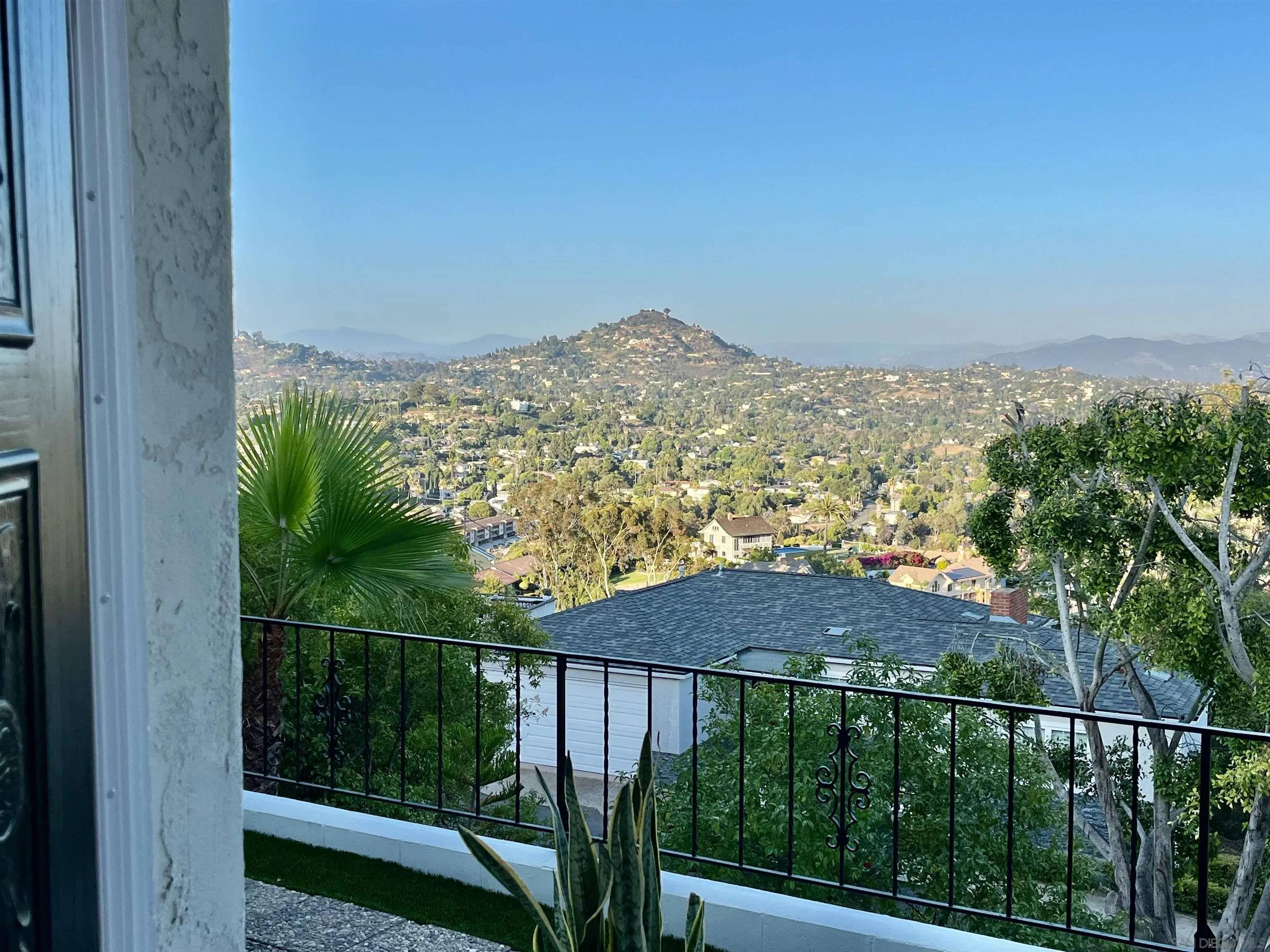 La Mesa, CA 91941,4334 Valle Dr.