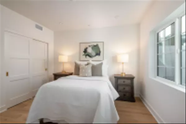 Coronado, CA 92118,547 Orange Ave