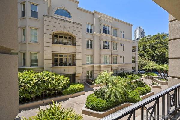 San Diego, CA 92101,650 Columbia Street #208