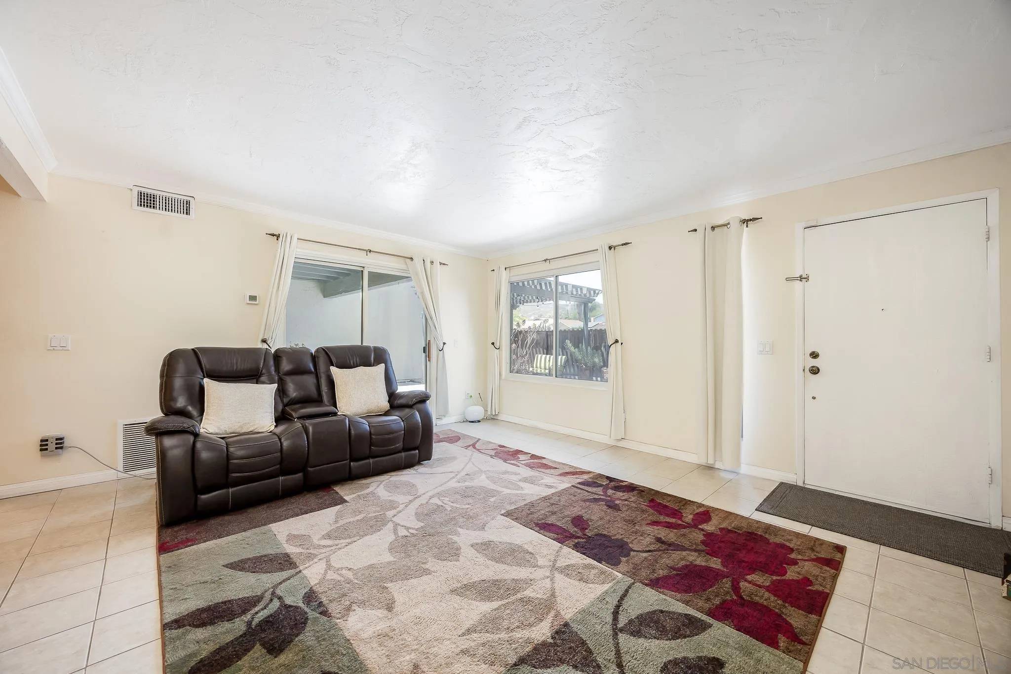 Santee, CA 92071,10229 Alphonse St