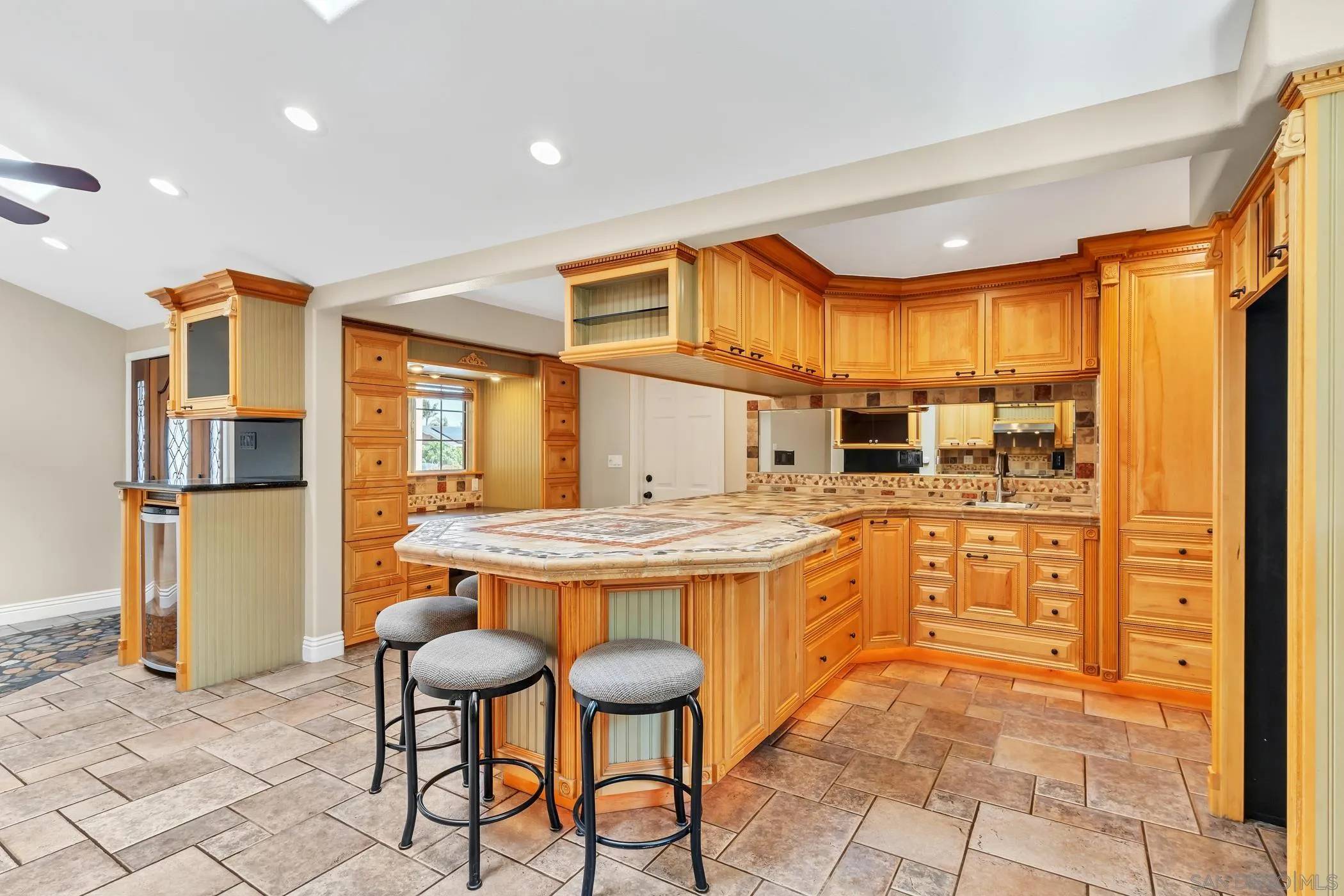 San Diego, CA 92123,8842 Sovereign Rd