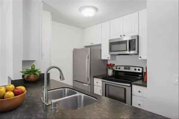San Diego, CA 92104,4335 Hamilton St #1