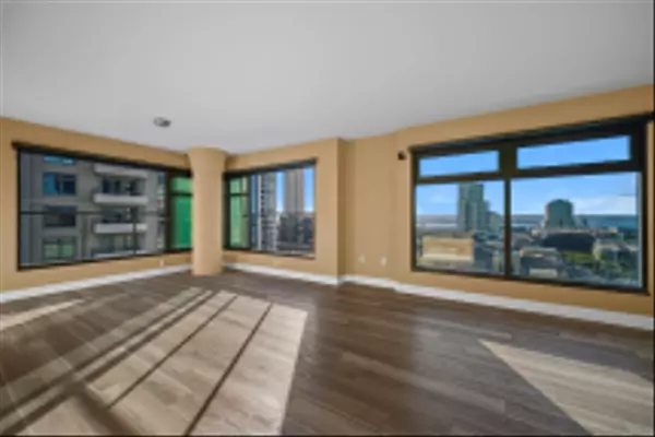 San Diego, CA 92101,645 Front St #1206