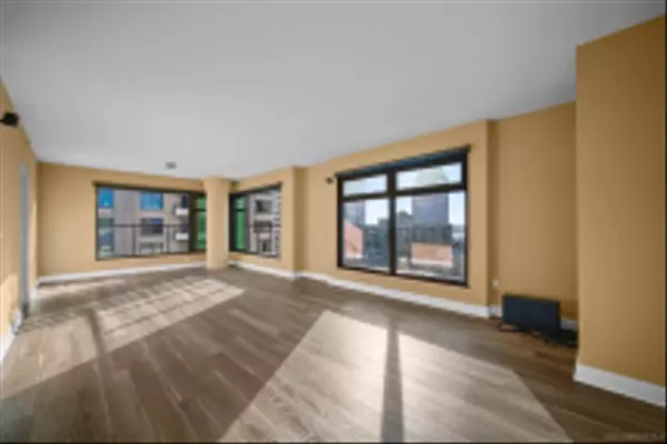 San Diego, CA 92101,645 Front St #1206