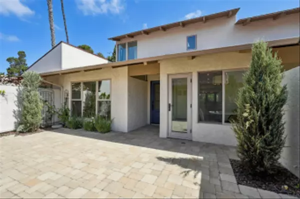 Rancho Santa Fe, CA 92091,211 Via Osuna