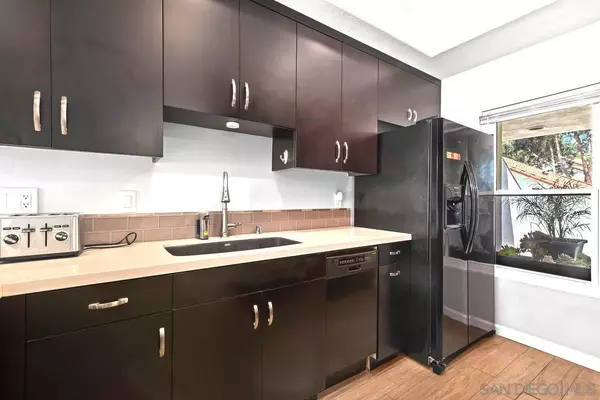 San Diego, CA 92128,16120 Avenida Venusto #17