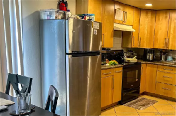 San Diego, CA 92119,8715 Lake Murray Blvd #4