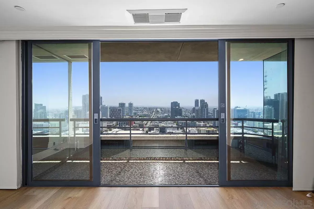 San Diego, CA 92101,700 Front Street #2307