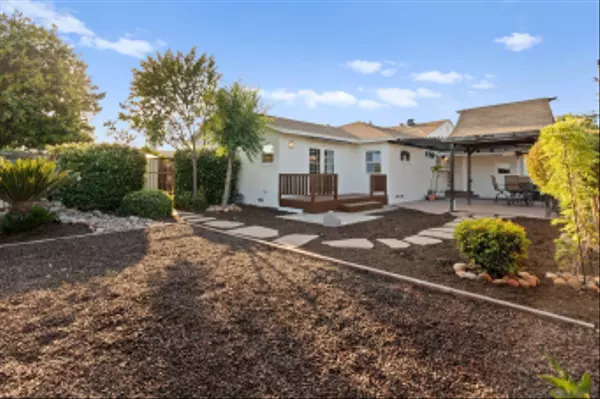 8745 Van Horn St, La Mesa, CA 91942