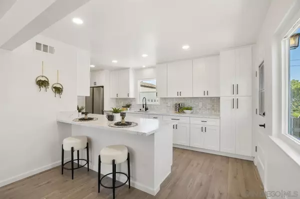 San Diego, CA 92123,2687 Elyssee St