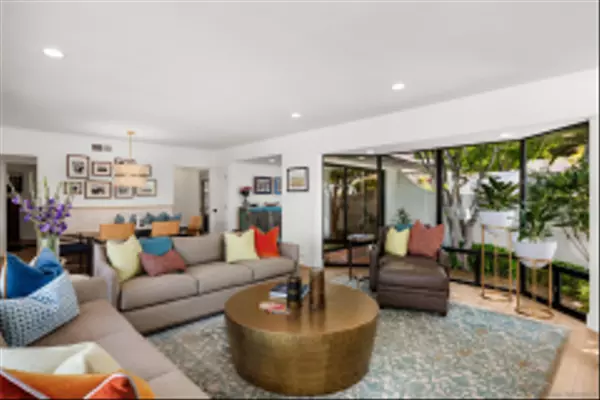 San Diego, CA 92106,821 Moana Dr