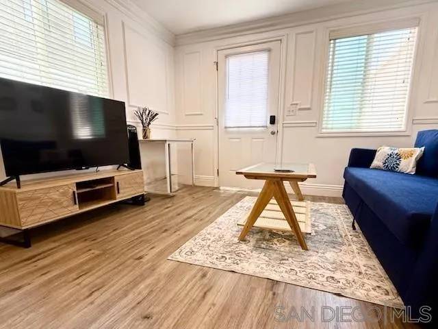 San Diego, CA 92107,5016 Del Monte Ave