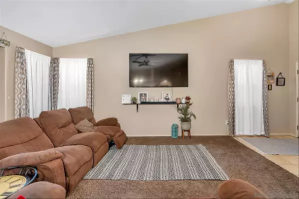 Bakersfield, CA 93313,6215 Box Meadow Ave