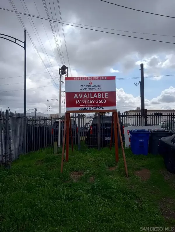 El Cajon, CA 92020,925 W Main St