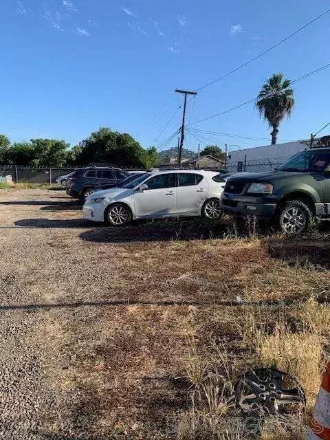 El Cajon, CA 92020,927 W. MAIN ST.