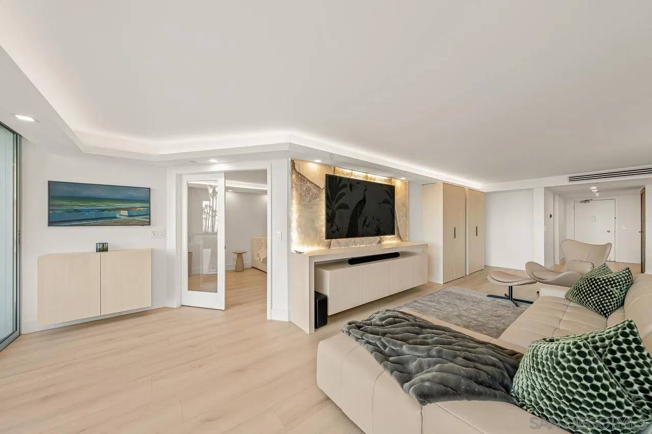Coronado, CA 92118,1820 Avenida Del Mundo #210
