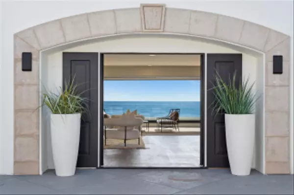 La Jolla, CA 92037,5366 Calumet Ave