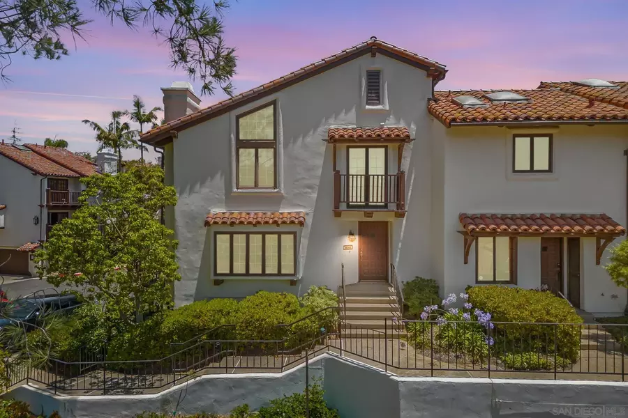 8656 Villa La Jolla Dr #1, La Jolla, CA 92037