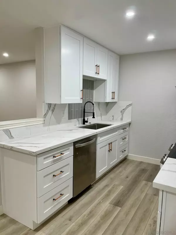 San Diego, CA 92131,9929 Erma Rd #102