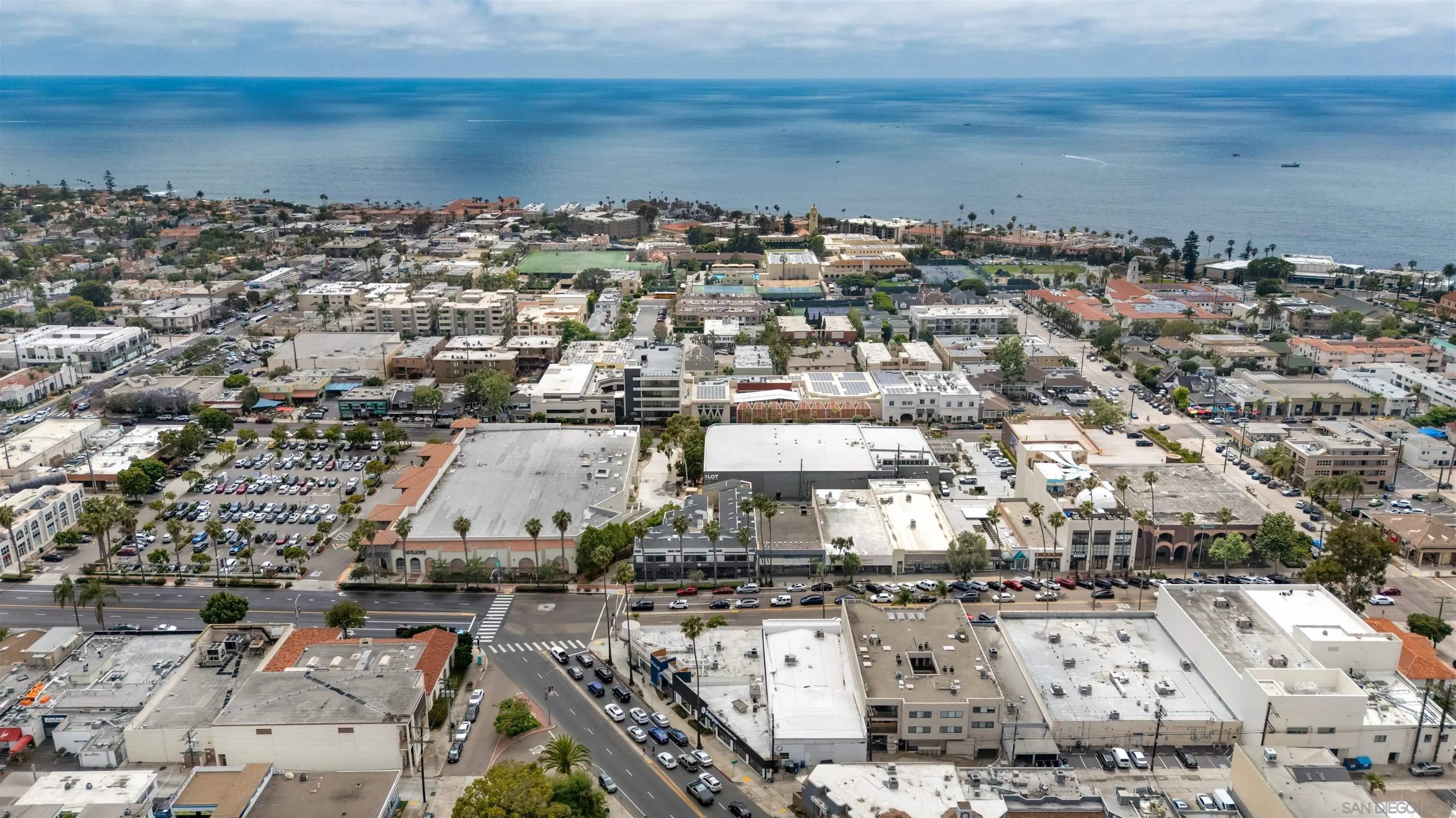 La Jolla, CA 92037,7606 Girard Avenue
