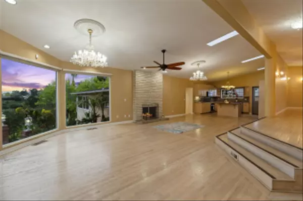 La Jolla, CA 92037,6430 La Jolla Scenic Drive S