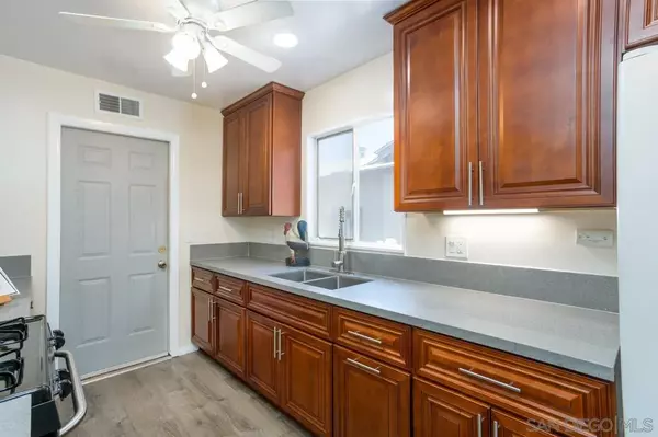 San Diego, CA 92139,6359 Rustic