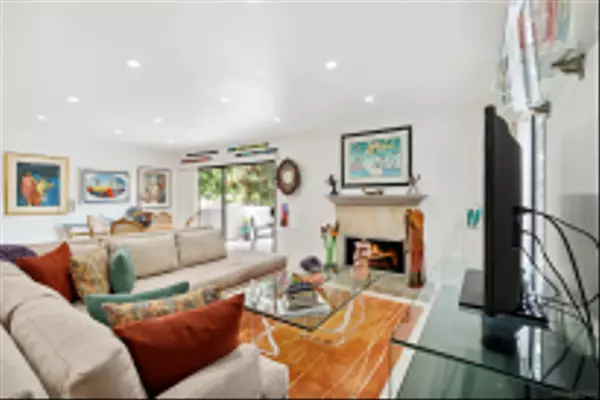 La Jolla, CA 92037,8482 Via Sonoma #18