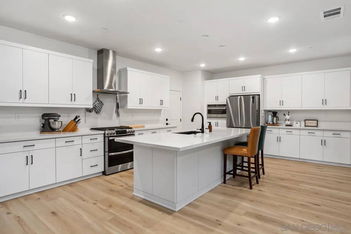 Fallbrook, CA 92028,35505 Orchard Trails