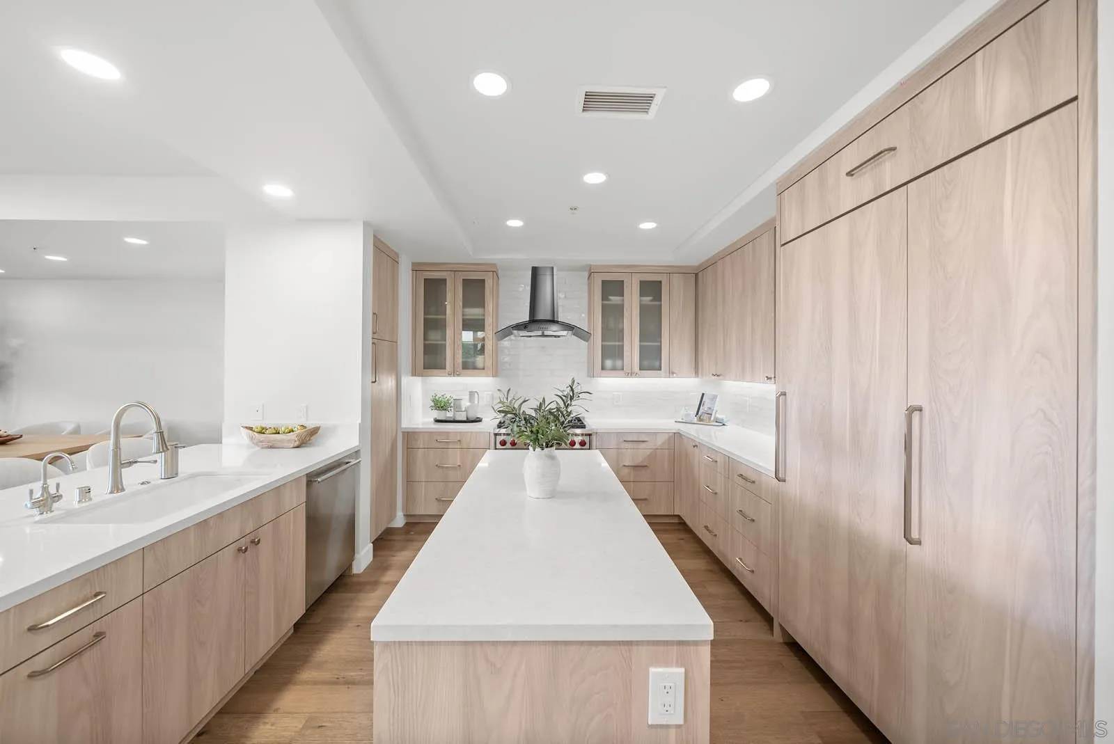 Coronado, CA 92118,141 Orange Ave #202