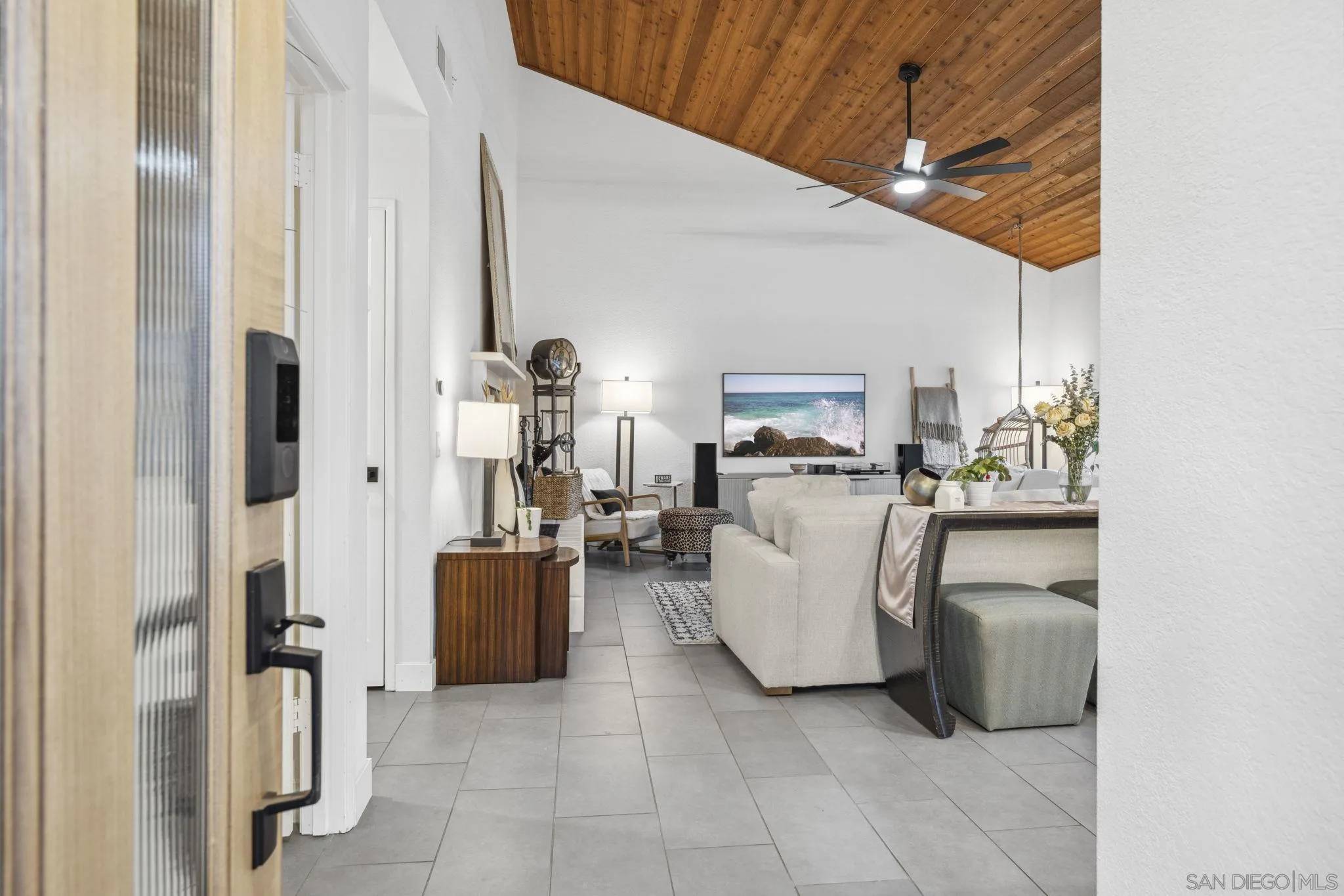 Escondido, CA 92026,29881 Circle R Creek Ln