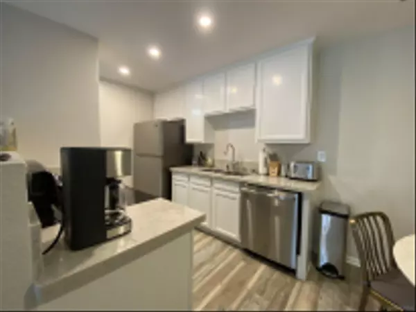 Encinitas, CA 92024,1810 S El Camino Real #207